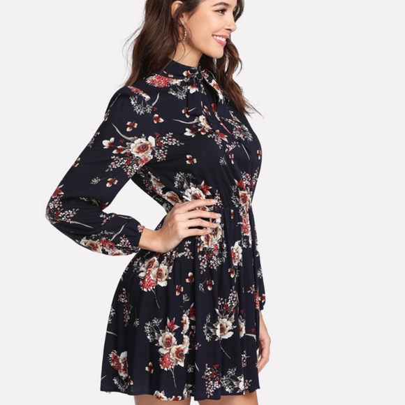 Black Floral Long Sleeve Dress - Picture 3 of 8